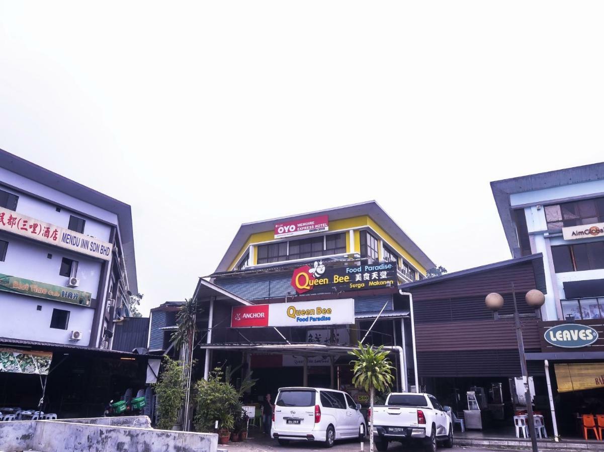 Oyo 1119 Memoire Express Hotel Kuching Exteriör bild